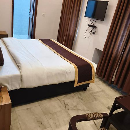 Hotel Anand Inn-Top Family Hotels Business Hotels Best Couple Friendly Hotel In ラクナウ エクステリア 写真