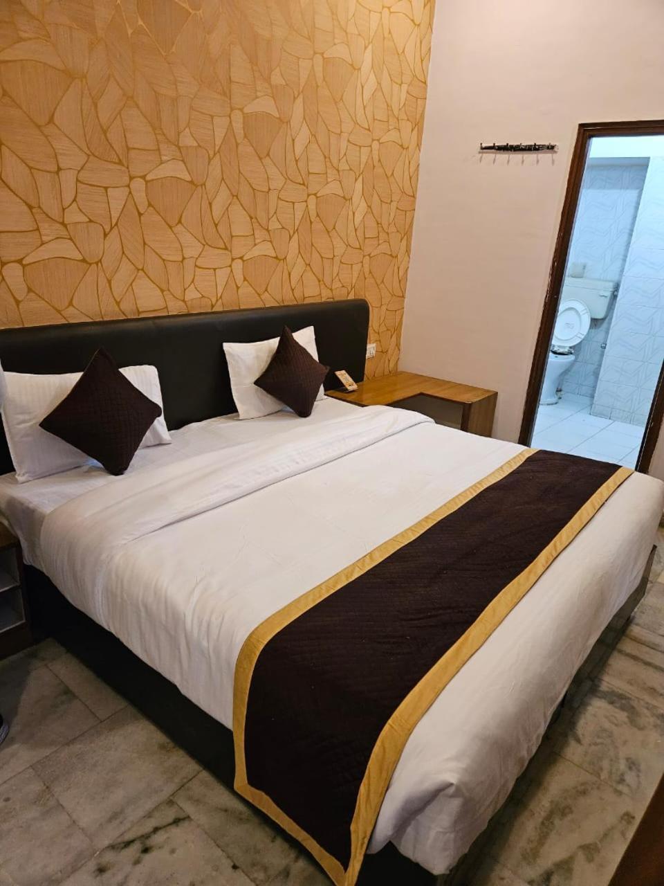 Hotel Anand Inn-Top Family Hotels Business Hotels Best Couple Friendly Hotel In ラクナウ エクステリア 写真